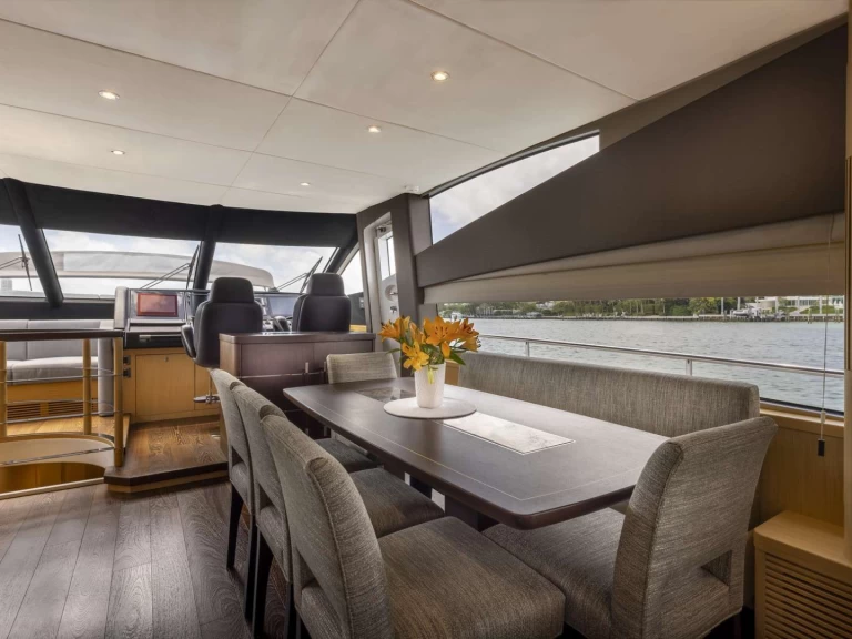 Luxury Yacht rental with or without captain Sunseeker Bahamas
