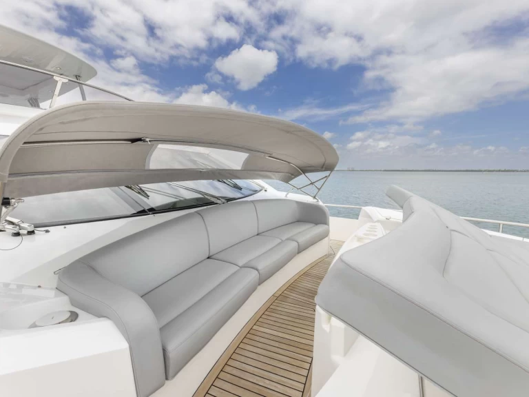 Sunseeker Helios in Bahamas on SamBoat
