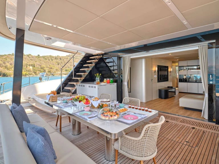 Luxury Yacht rental in Termoli - Sunreef GENNY