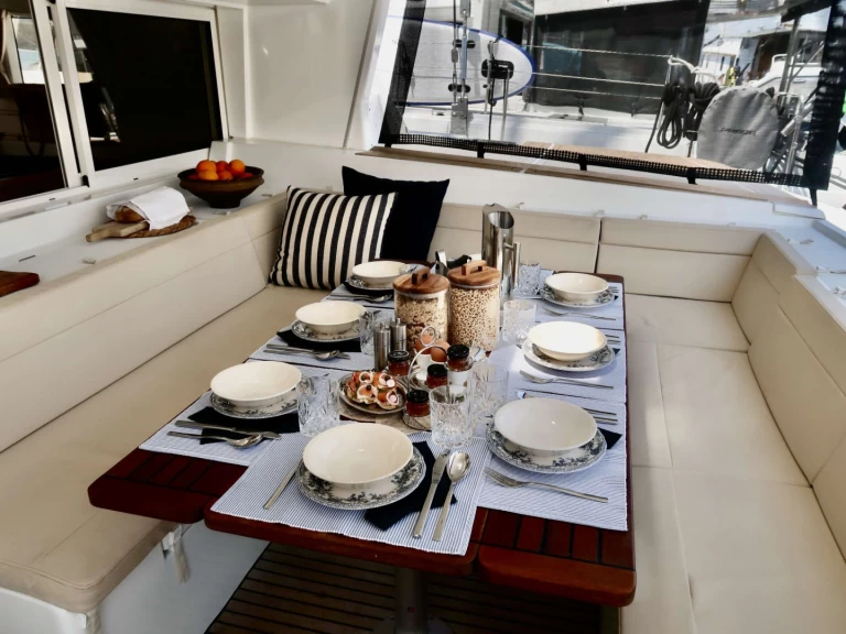 Luxury Yacht rental with or without captain Lagoon Lávrio