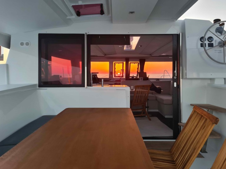 Yacht charter Lygia cheap Lucia 40