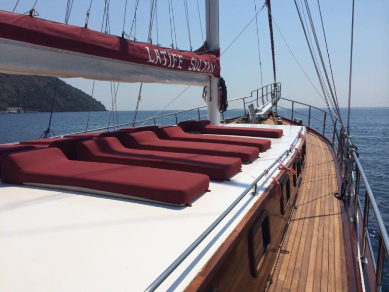 Sailboat for rent Milazzo at the best price