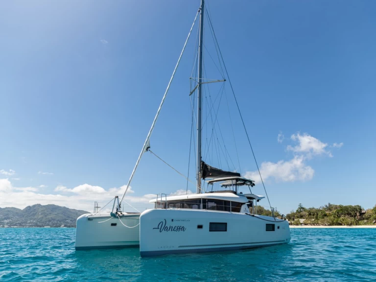 Catamaran for rent Eden Island at the best price