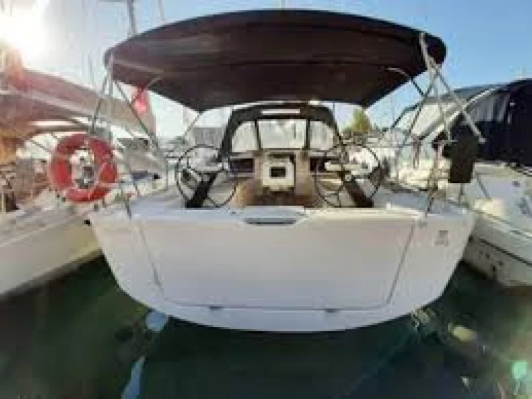 Sailboat for rent Procida at the best price