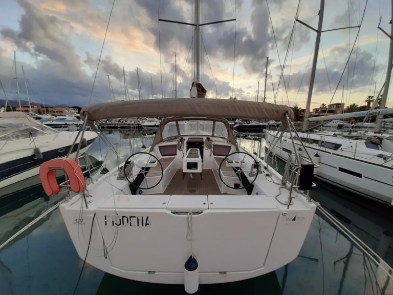 Bareboat Rental Sailboat Dufour with a boat licence