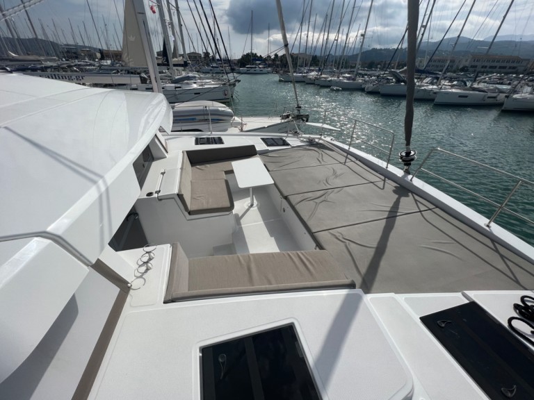 Bali Bali 4.4 in Lefkáda on SamBoat