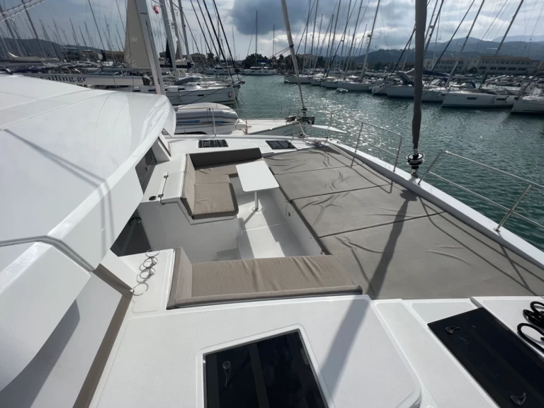 Bali Bali 4.4 in Lefkáda on SamBoat