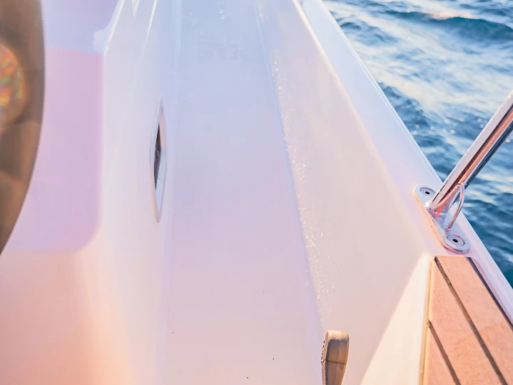 Boat rental Jeanneau Sun Odyssey 410 in Lávrio on Samboat