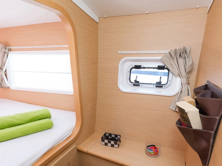 Catamaran rental with or without captain Lagoon Lávrio