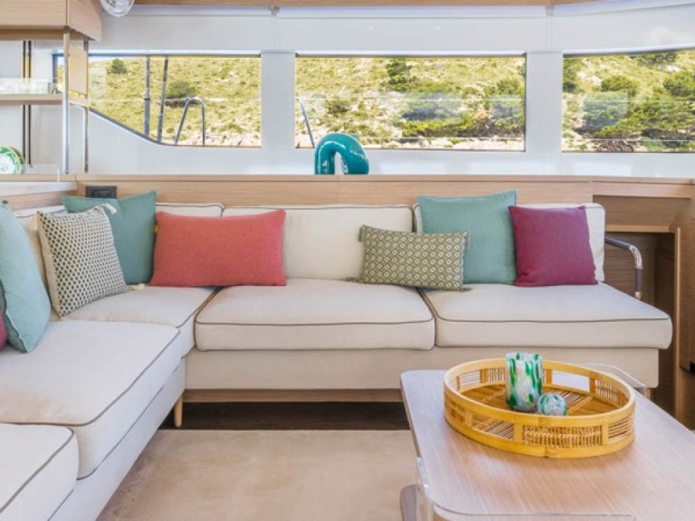 Yacht charter Cugnana Verde cheap Lagoon 60