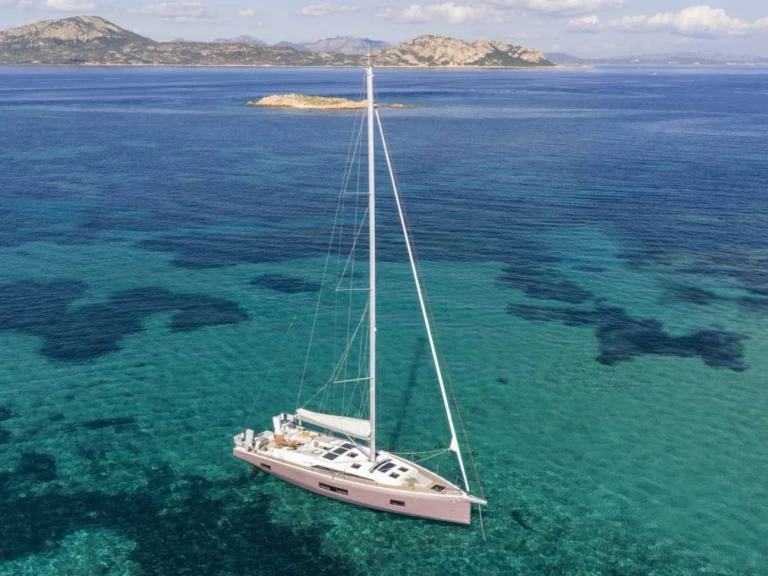 Bareboat Rental Sailboat Bénéteau with a boat licence