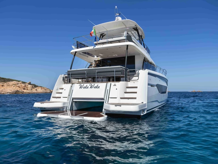 Boat rental Prestige Prestige M48 in Cugnana Verde on Samboat