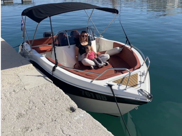 Rent a Barracuda 545 Rab