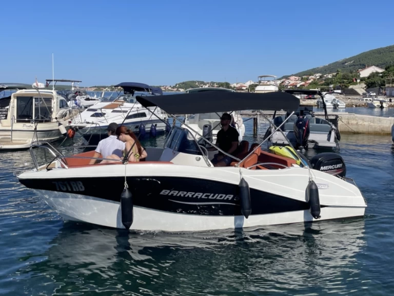 Bareboat Rental Motorboat Barracuda with a boat licence