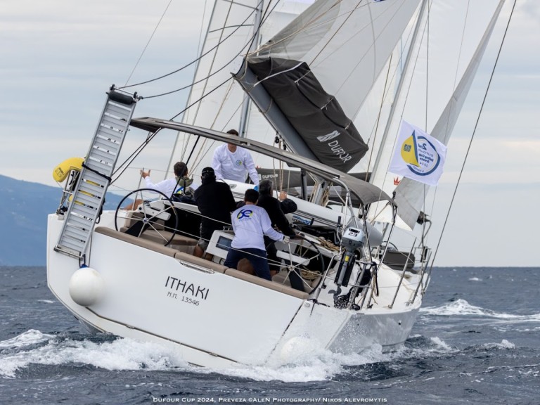 Boat rental Dufour Dufour 430 Grand Large in Préveza on Samboat