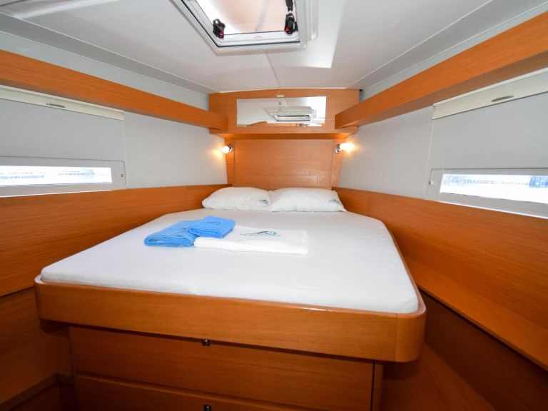 Sailboat rental in Préveza - Dufour Dufour 430 Grand Large