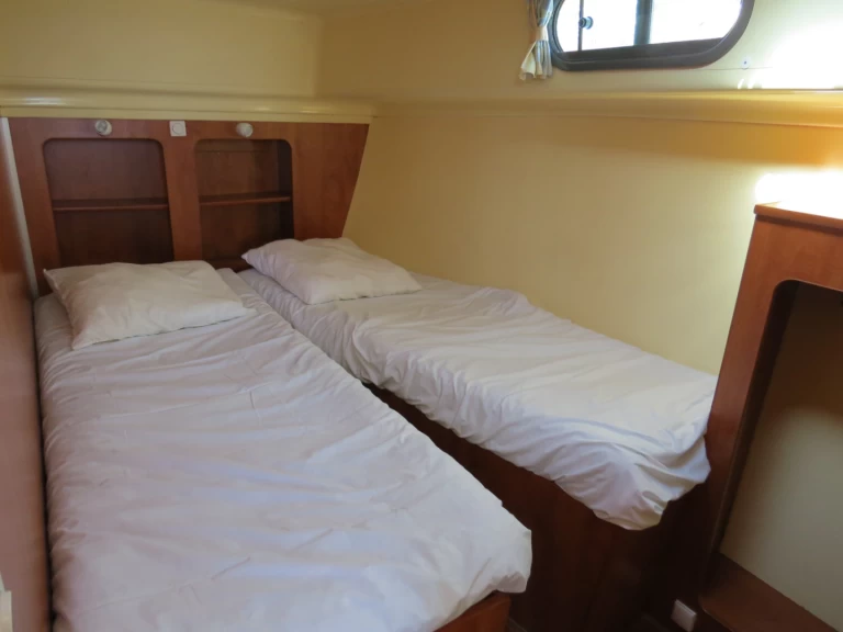 Houseboat rental with or without captain Nicols Yacht Grez-Neuville