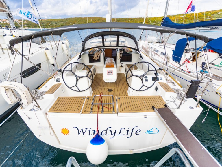 Sailboat rental in Punat - Dufour Dufour 460 Grand Large