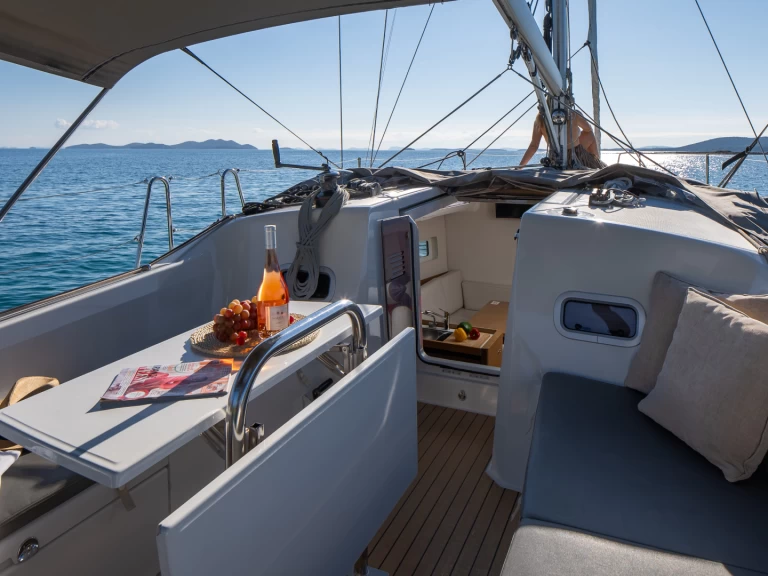 Sailboat rental in Biograd na Moru - Jeanneau Sun Odyssey 380