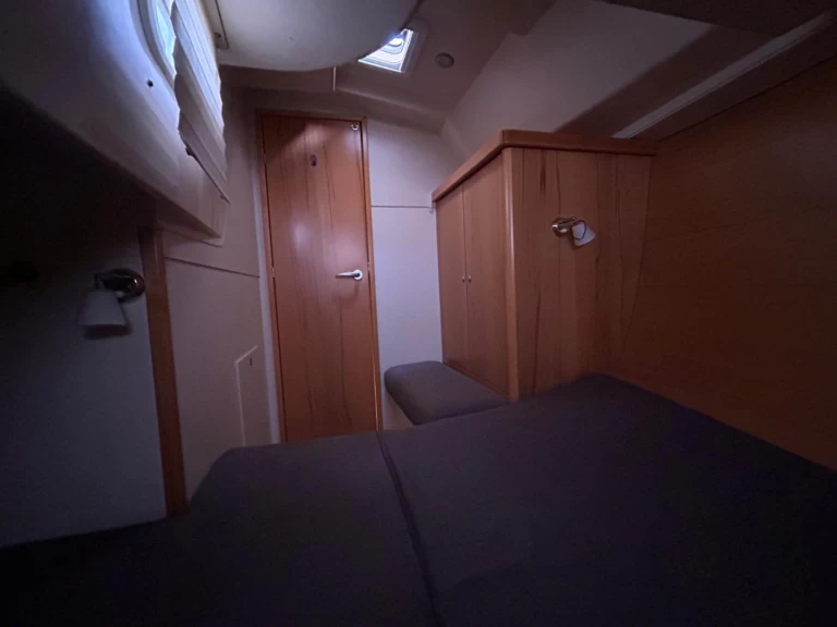 Bareboat Rental Sailboat Hanse with a boat licence