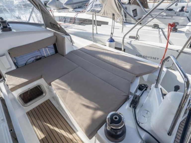 Rent a Jeanneau Sun Odyssey 440 Rhodes (City)