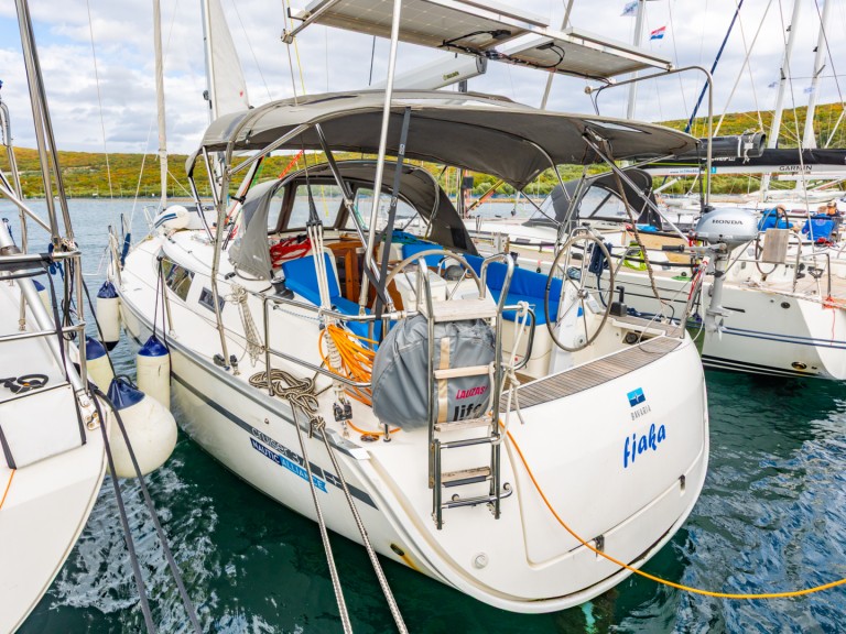 Boat rental Bavaria Cruiser 37 in Punat on Samboat