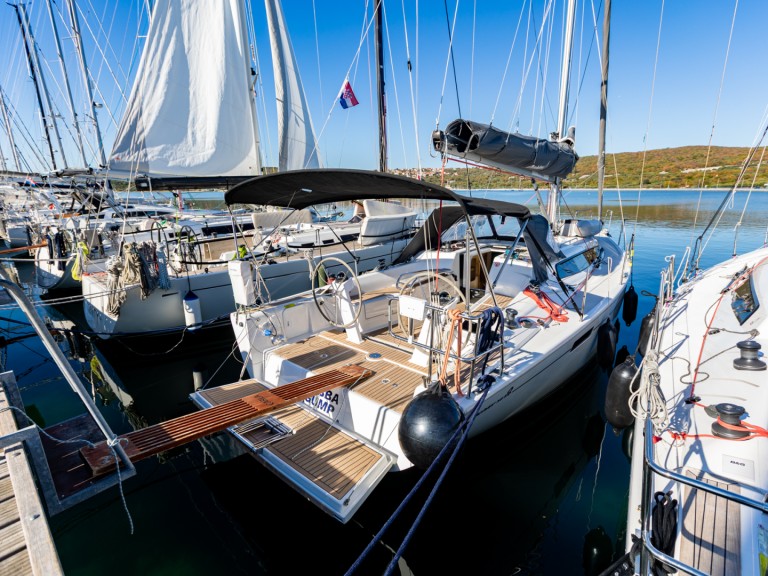 Rent a Dehler Dehler 38 SQ Punat