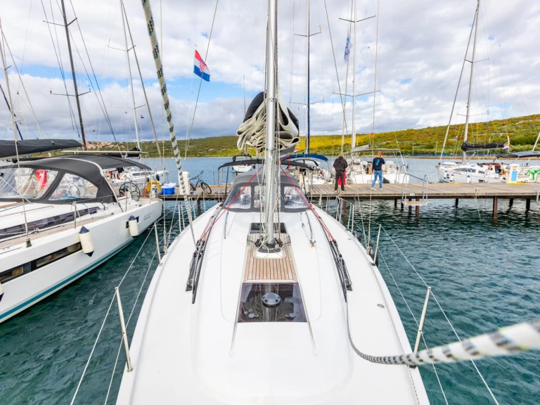 Sailboat rental in Punat - Dehler Dehler 38 SQ