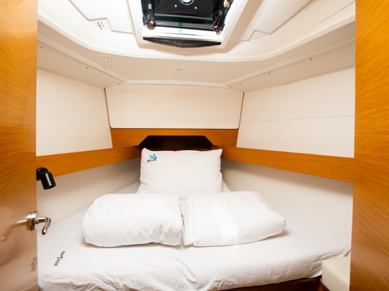 Sailboat rental in Punat - Jeanneau Sun Odyssey 349