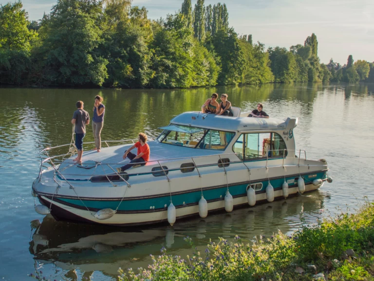 Yacht charter Sablé-sur-Sarthe cheap Confort Groupe XL 8-12 p.