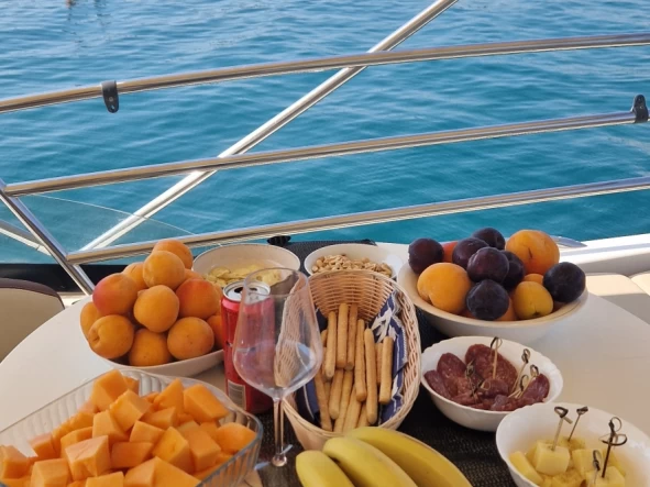 Motorboat for rent Poreč at the best price