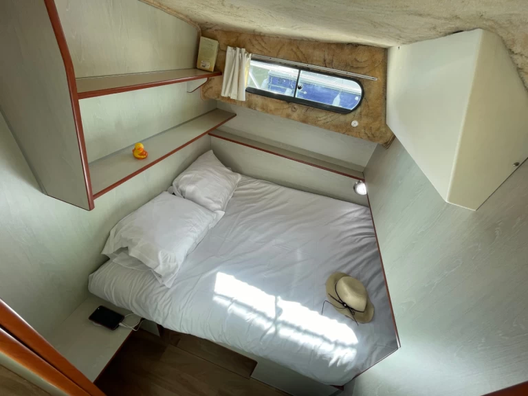 Nicols Yacht Confort Family 6-10 p. in Sablé-sur-Sarthe on SamBoat