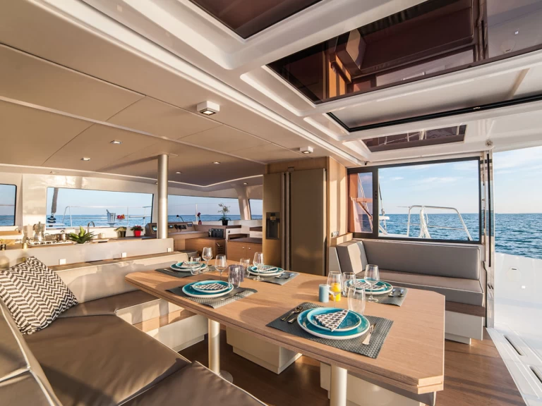 Yacht charter Porto Pollo cheap Bali 4.3