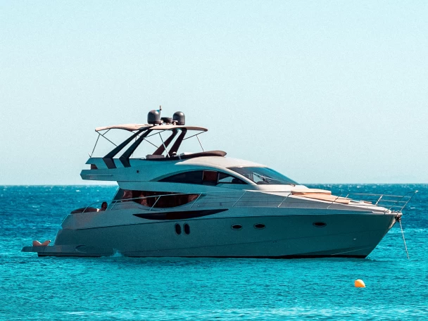 Motorboat rental with or without captain Numarine Ornos