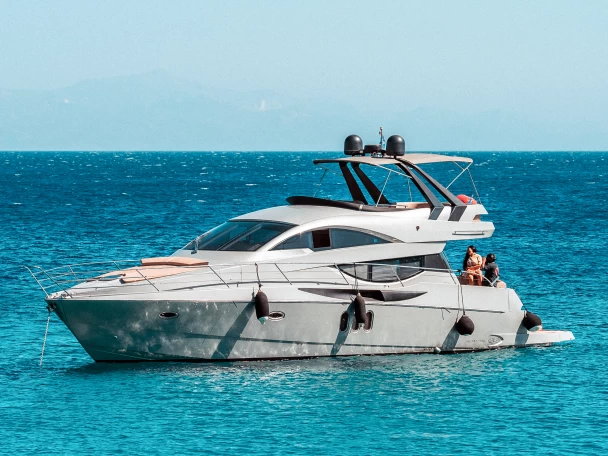 Bareboat Rental Motorboat Numarine with a boat licence