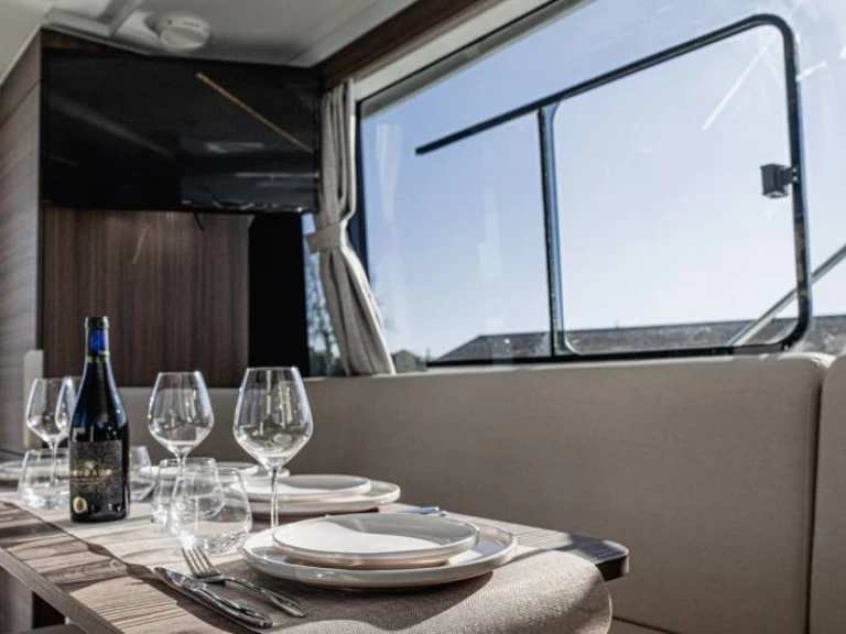 Le Boat Liberty charter bareboat or captained in  Douelle