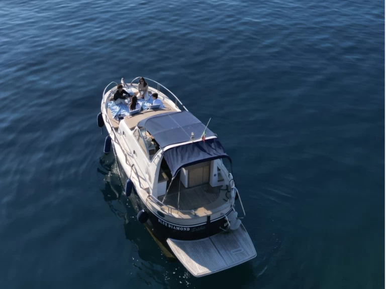 Motorboat for rent Sorrento at the best price