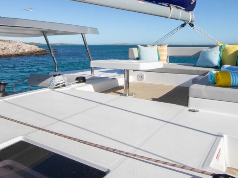 Catamaran rental in Road Town - Leopard Leopard 42