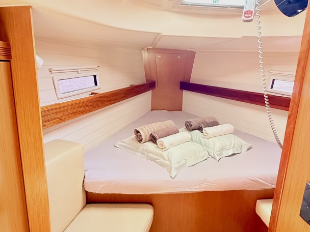 Boat rental Bavaria Bavaria 40 Cruiser in Kavála on Samboat