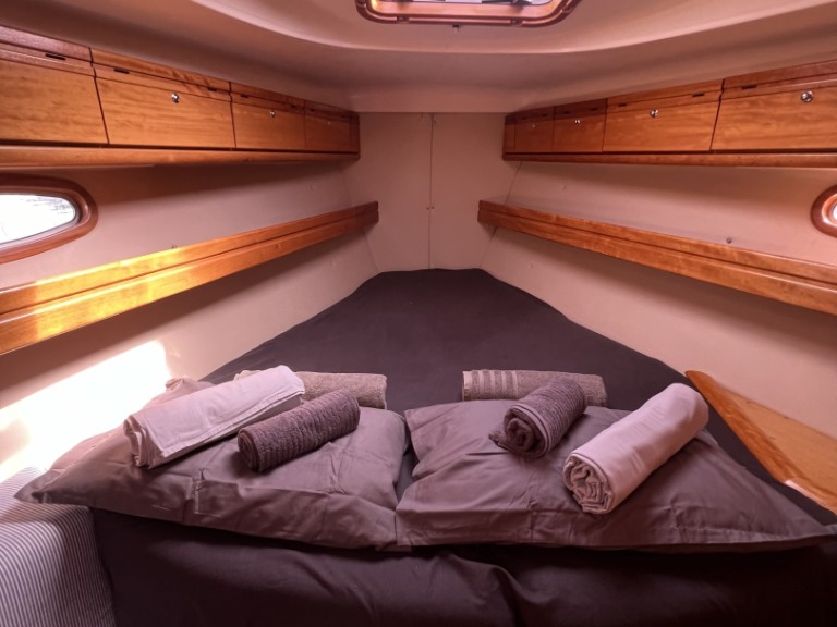 Bareboat Rental Sailboat Bavaria with a boat licence