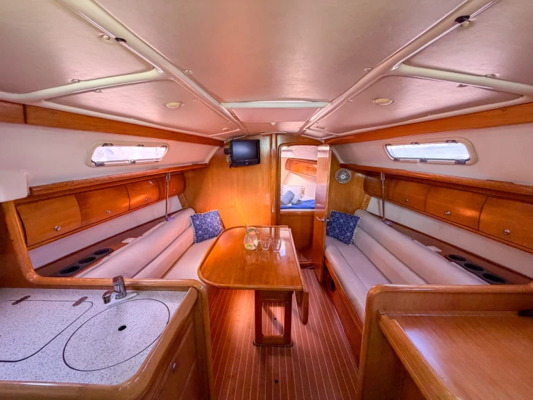 Sailboat rental with or without captain Bavaria Vlycho