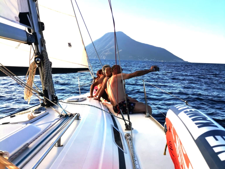 Sailboat rental in Milazzo - Bavaria Bavaria 36 Cruiser