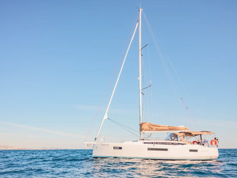 Sailboat rental in Lávrio - Jeanneau Sun Odyssey 410