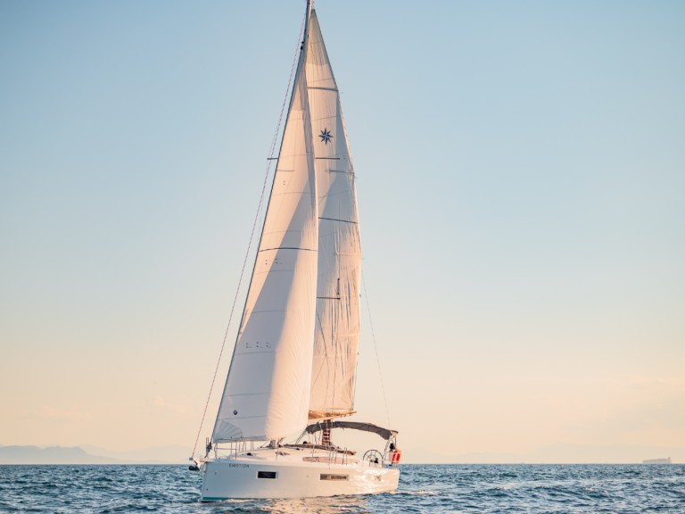 Boat rental Jeanneau Sun Odyssey 410 in Lávrio on Samboat