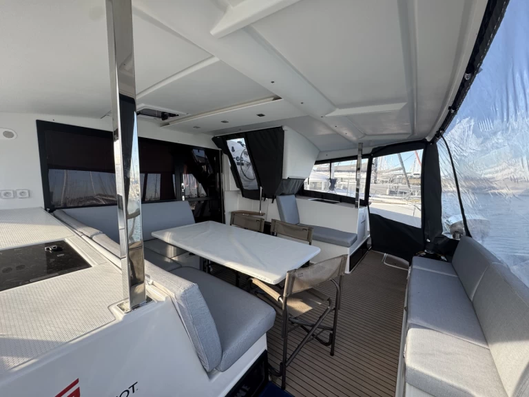 Fountaine Pajot Isla 40 in La Rochelle on SamBoat
