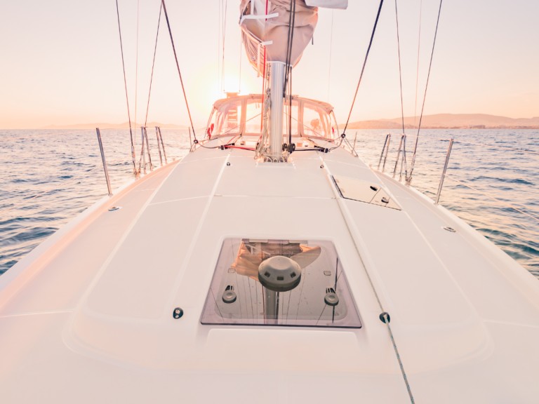 Yacht charter Lávrio cheap Sun Odyssey 410