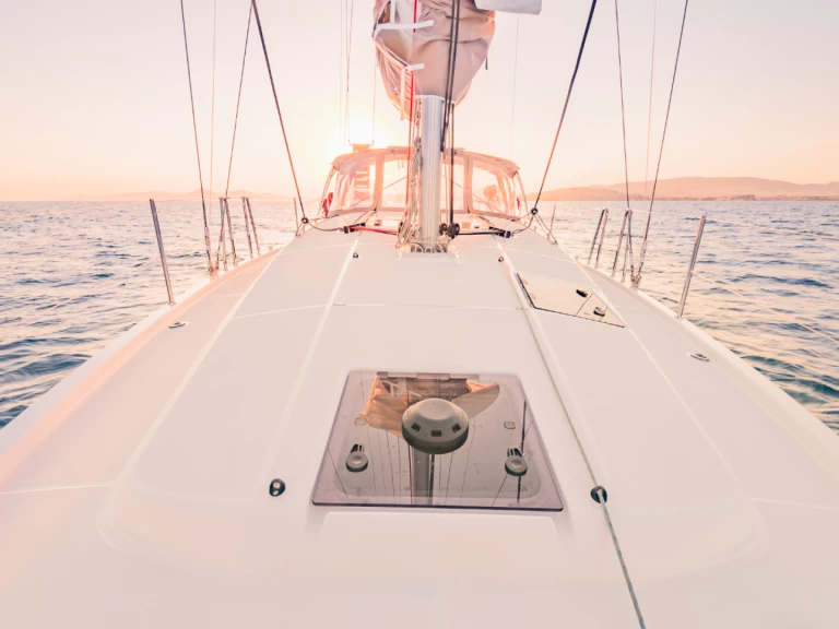 Yacht charter Lávrio cheap Sun Odyssey 410