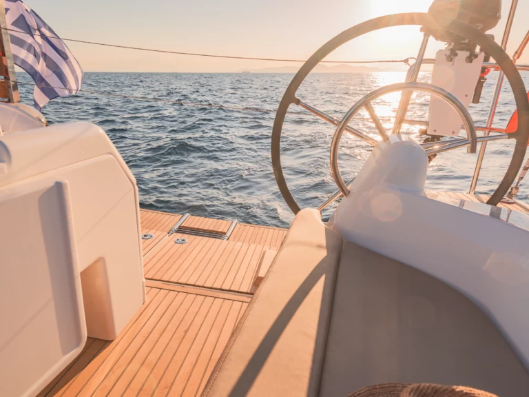 Boat rental Jeanneau Sun Odyssey 410 in Lávrio on Samboat