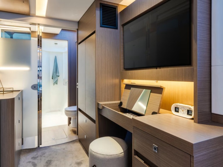 Leopard Moorings 5200 in Placentia Village on SamBoat