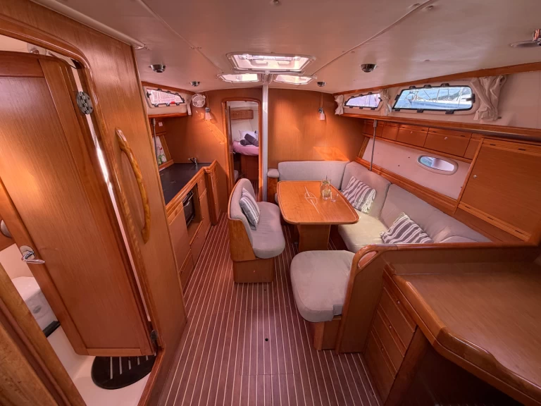 Sailboat rental in Vlycho - Bavaria Cruiser 40